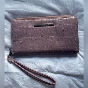 STEVE MADDEN CLUTCH